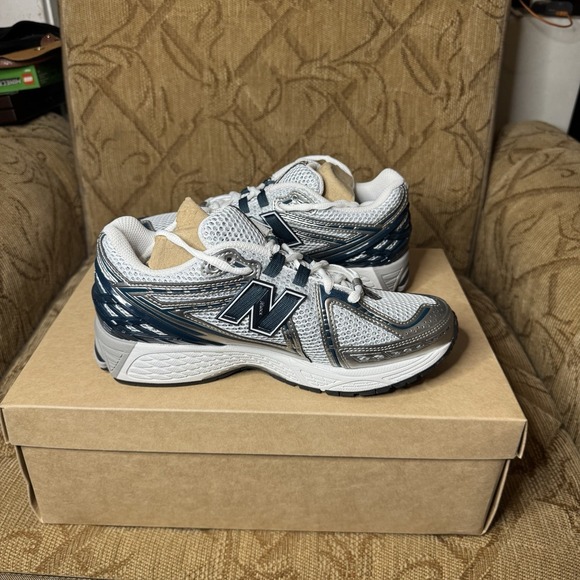 New Balance 1906R Men's 6.5 Women's 8 (U1906RCE) Silver Metallic Deep Ocean - Picture 2 of 9